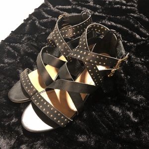 Sandals Report multi strapped warn two times